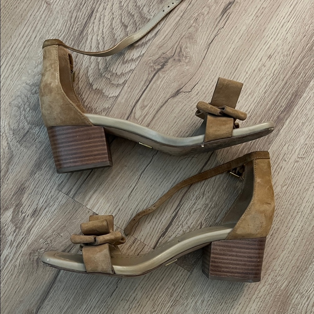 Michael Kors Brown Bow Sandals - Picture 2 of 3